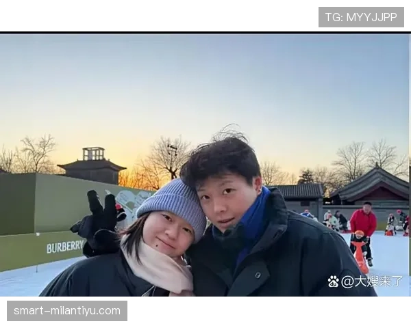 陈艺文训练完直接拎爱马仕去吃路边摊？